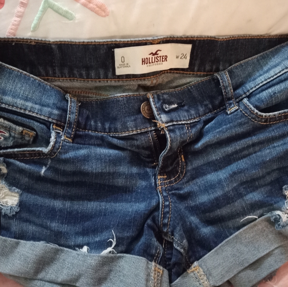 Shorts - Picture 3 of 4